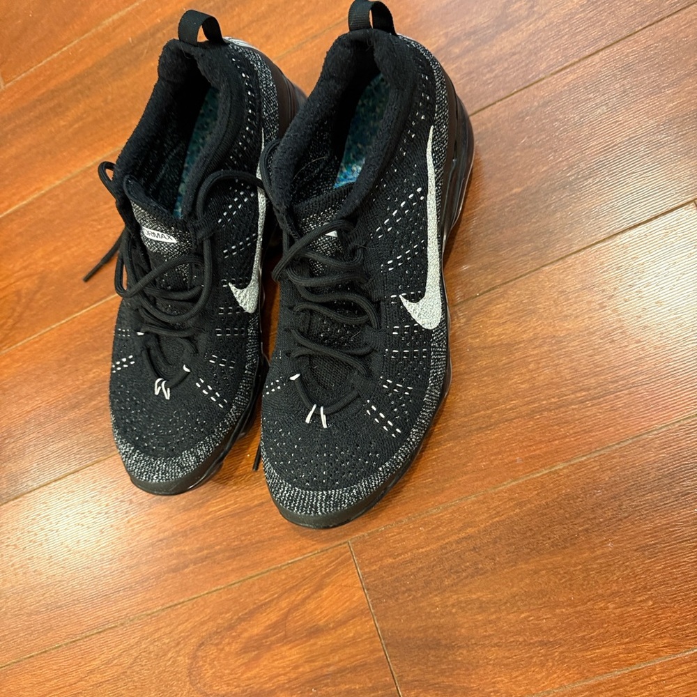 Nike Black and White Knit Sneakers